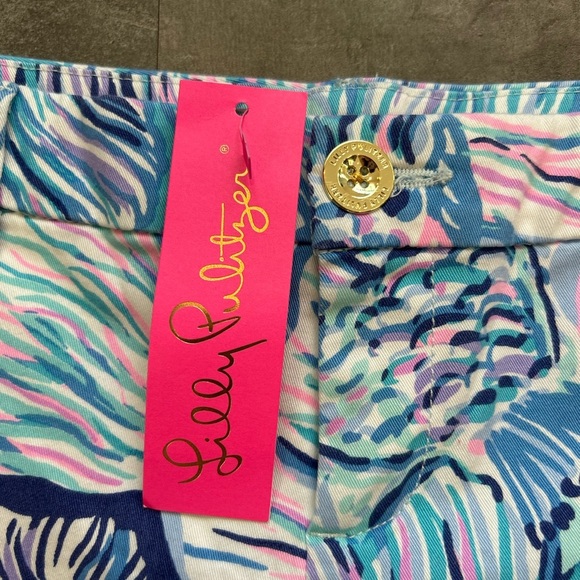 NEW Lilly Pulitzer Sz 6 Callahan Stretch Short in Bermuda Blue Fishful - Picture 4 of 8